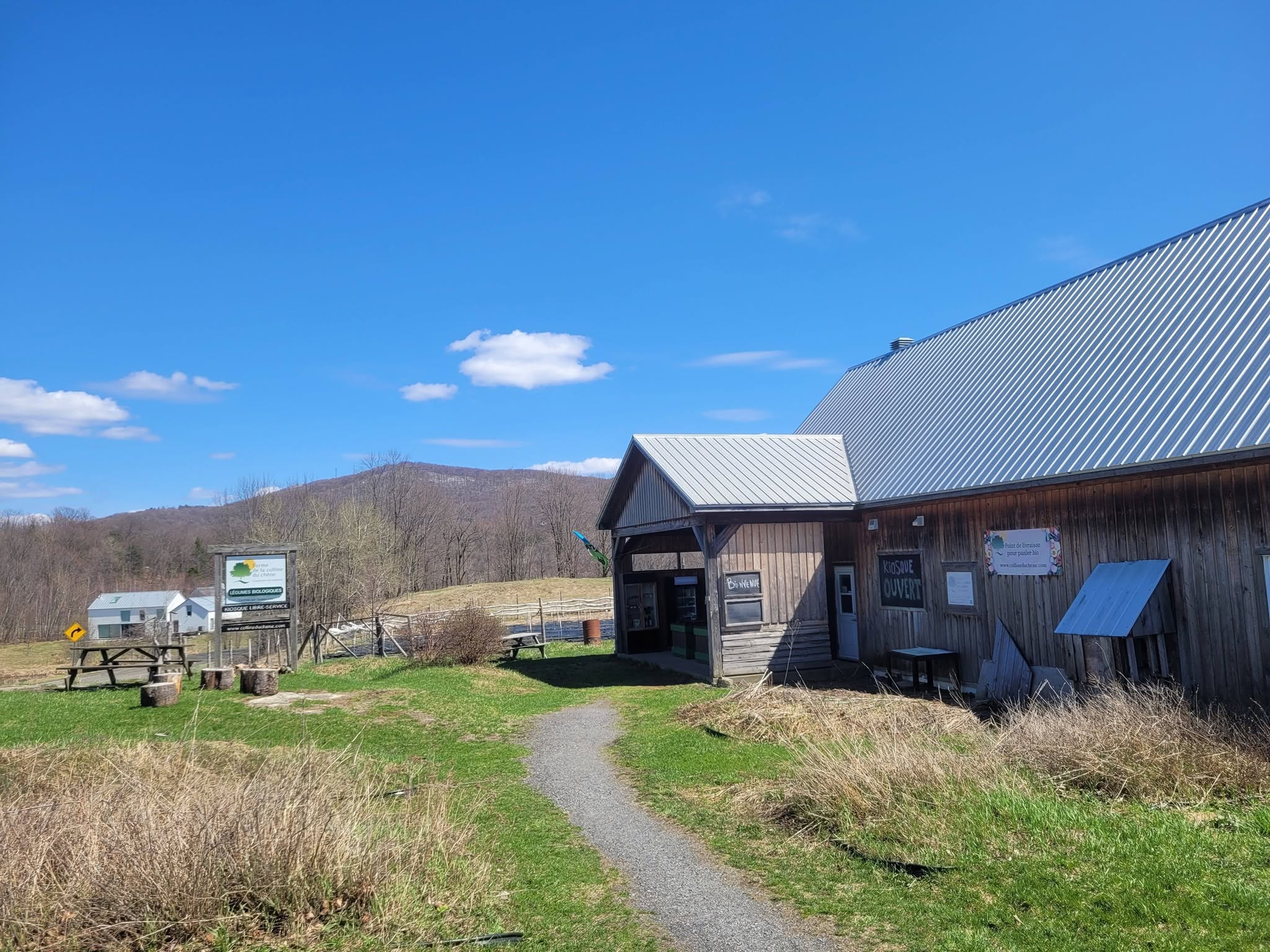 Extérieur de la ferme et du kiosque à Bromont